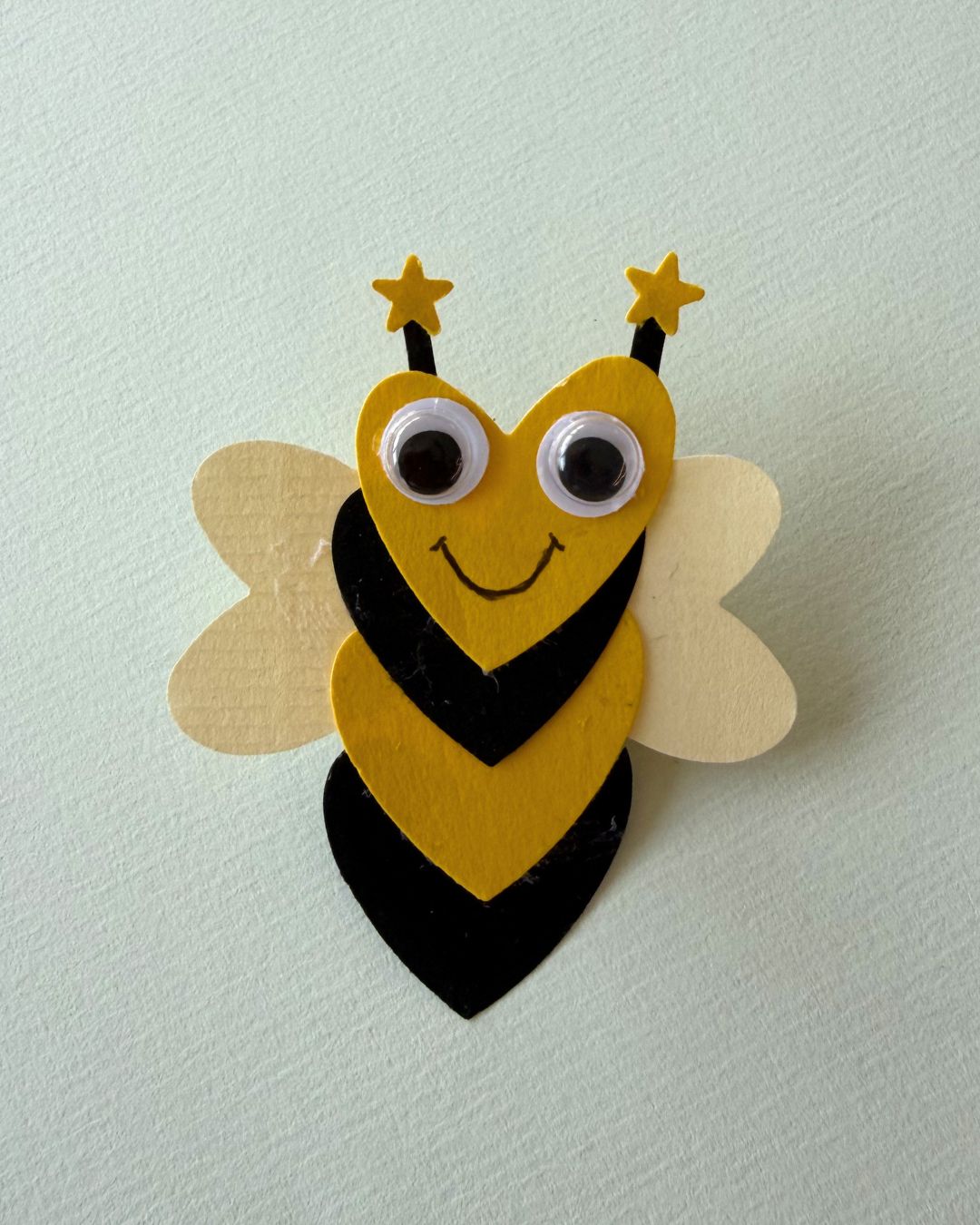 DIY Biene aus Herzen