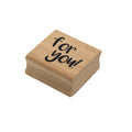 Der Artoz Papier AG Stempel "for you" ist ein kleiner Stempel mit geschwungenen Kanten und verspielter schwarzer Schreibschrift - ideal für Bastelarbeiten oder um Einladungskarten eine charmante Note zu verleihen.