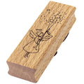 Le Stempel Engel d'Artoz Papier AG représente un ange gravé avec une baguette et des étoiles - idéal pour le Stempel Bastelarbeiten et les projets créatifs.