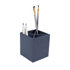Le 3er Set Stiftehalter blau d'Artoz Papier AG comprend des étuis carrés bleu foncé à quatre compartiments et Leinenoptik, parfaits pour ranger stylos et pinceaux dans votre élégant Home-Office-Ausstattung.