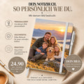 Un carnet A5 personnalisé avec stylo, de couleur beige, personnalisable avec une photo, proposé par Artoz Papier AG, présentant sur la couverture la photo d'une famille et de leur chien, accompagné d'un texte promotionnel en allemand détaillant les options de personnalisation, le prix et les caractéristiques du produit.
