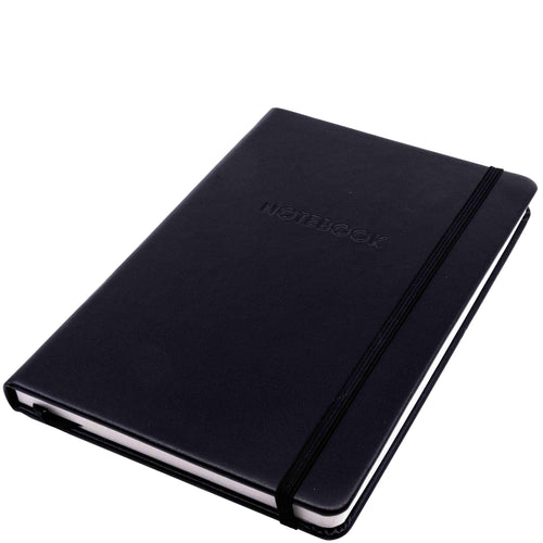 L'Artoz Papier AG A5 Notizbuch schwarz est un carnet noir fermé à couverture rigide avec un élastique, "NOTEBOOK" embossé sur la couverture, et des pages lignées à l'intérieur.