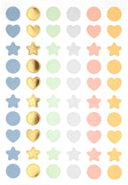 Der Artoz Papier AG Artoz Sticker-Bogen "Mini Icons" zeigt Herzen, Kreise und Sterne in den Farben Blau, Gold, Grün, Weiß und Pfirsich - ideal für Bastelprojekte oder um Ihren Bastelarbeiten einen charmanten Touch zu verleihen.