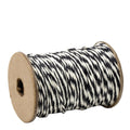 Une bobine de 10 m de Artoz Papier AG Geschenkband schwarz weiss, ficelle torsadée noire et blanche sur une bobine en carton marron, présentée sur un fond blanc.