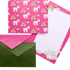 Das Kinder-Schreibset „Einhorn“ von Artoz Papier AG enthält rosa Papier mit Einhorn- und Regenbogenmotiven, dazu passendes liniertes Kinder-Briefpapier, einen rosa Umschlag und einen grünen Umschlag – ideal für zauberhafte Nachrichten.