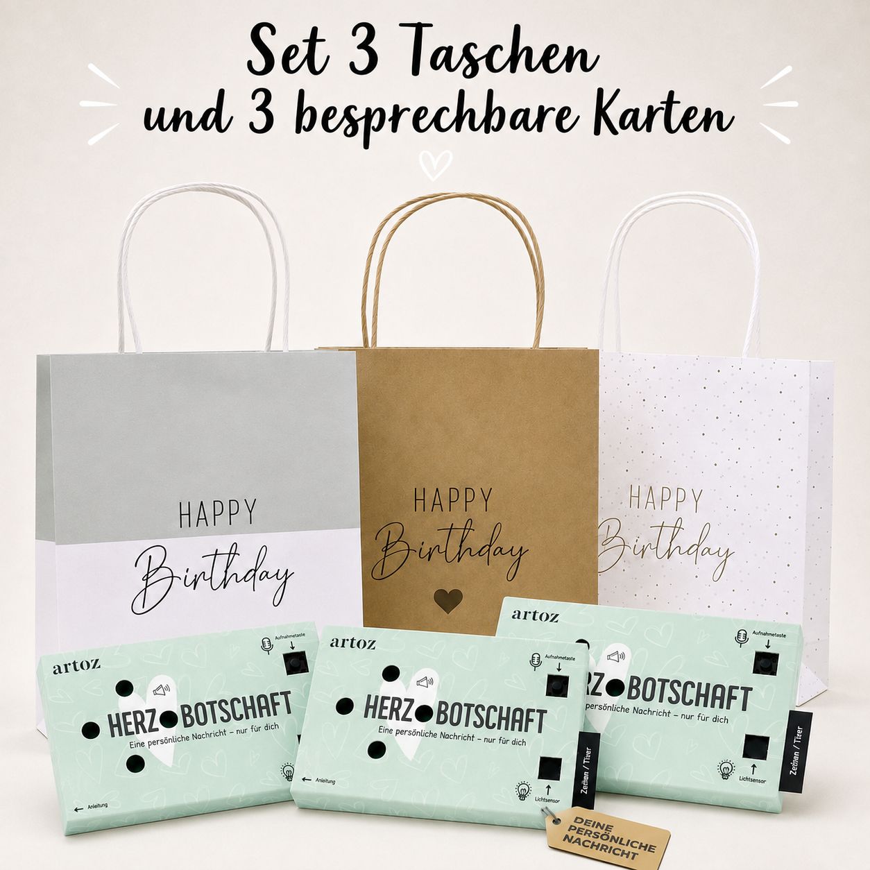 Drei Geschenktüten (weiß, braun und weiß mit Punkten) aus dem „Geschenkset mit drei Geschenktüten und drei besprechbaren Karten“ von Artoz Papier AG sowie drei herzförmige Grußkarten stehen aufrecht auf hellem Hintergrund. Darüber befindet sich ein deutscher Text zum Geburtstags-Geschenkset. Ideal, um persönliche Grüße oder individuelle Sprachnachrichten zu verschenken.