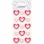 Artoz Papier AG's Artoz 3D Sticker "Herzen" : autocollants en forme de cœur de différentes tailles roses et rouges, avec des pois blancs et des cœurs à l'intérieur. Charmant design suisse.