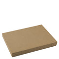Une boîte en carton rectangulaire, sobre et fermée, fabriquée par Artoz Papier AG, repose à plat sur un fond blanc : un emballage cadeau raffiné, idéal comme « Geschenk-Box Pure A5 » (disponible en plusieurs couleurs) pour toutes les occasions spéciales.