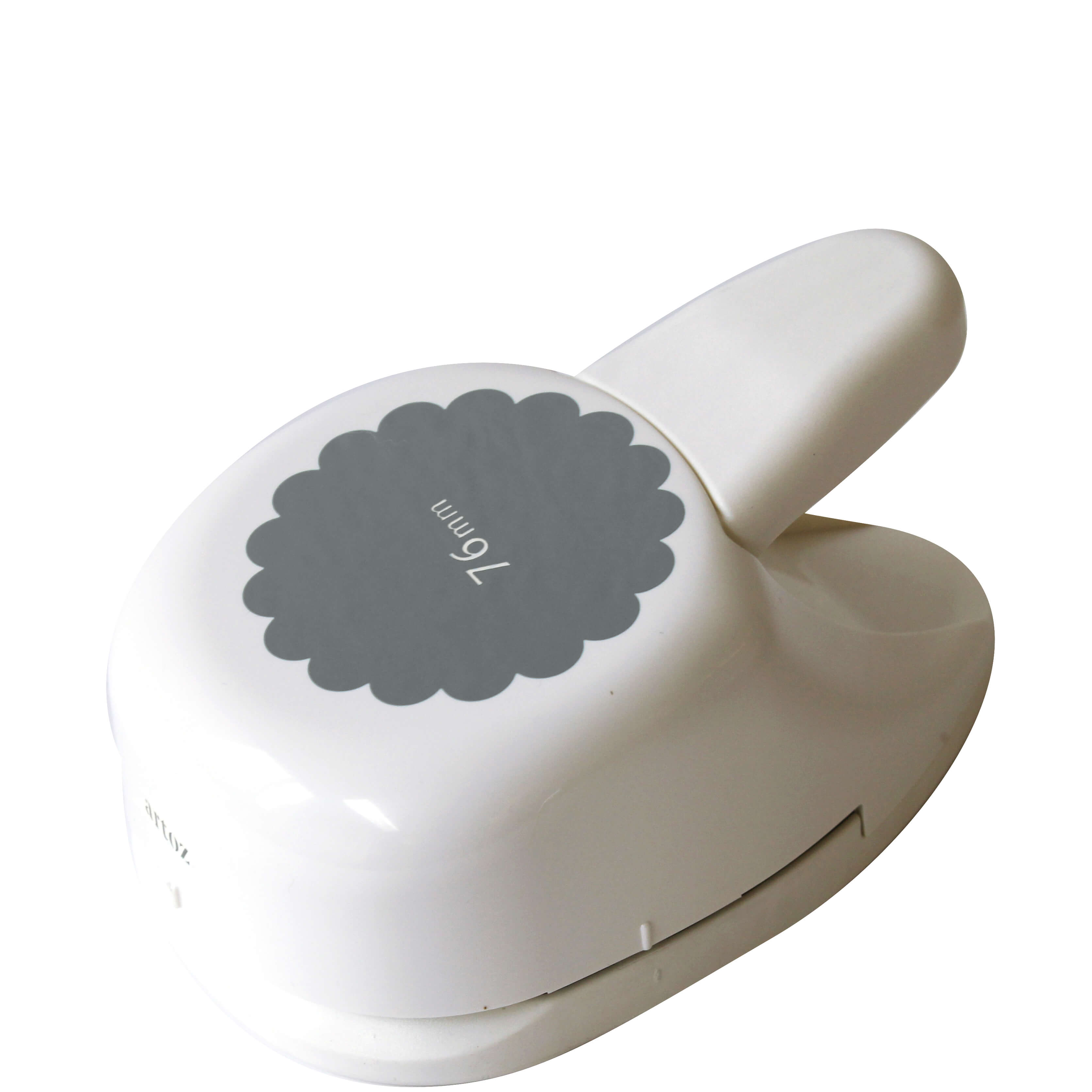 La perforatrice Artoz Papier AG L Cercle ondulé est une perforatrice à papier blanche avec une étiquette grise portant l'inscription 76 mm, idéale pour créer des cercles ondulés lors de travaux de papier, de scrapbooking et de confection de cartes.