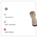 Der Stempel „Schneeflocke klein“ von Artoz Papier AG ist ein Holzstempel mit einem Schneeflockenmotiv und den Maßen 20 × 20 mm. Er ist FSC-zertifiziert und steht für Schweizer Design – perfekt als Bastelzubehör für Ihre kreativen Projekte.