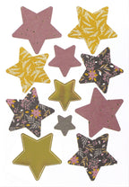 Douze autocollants Artoz « Sternen » de différentes couleurs, par Artoz Papier AG — des autocollants en forme d'étoile de tailles et de motifs variés, tels que des motifs floraux, dorés unis, jaune moutarde et mauve — disposés sur un fond blanc. Parfaits pour les projets de décoration DIY, ces autocollants apportent une touche ravissante à tout travail manuel ou créatif.