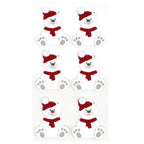 Six oursons blancs de bande dessinée, coiffés de bonnets de Père Noël rouges et portant des écharpes rouges, sont assis bien droits, disposés en deux colonnes de trois, sur un fond blanc. Le lot d'autocollants 3D « Artoz 3D Sticker Teddybär » d'Artoz Papier AG comprend des autocollants 3D de grande qualité et met en valeur un ravissant design suisse.