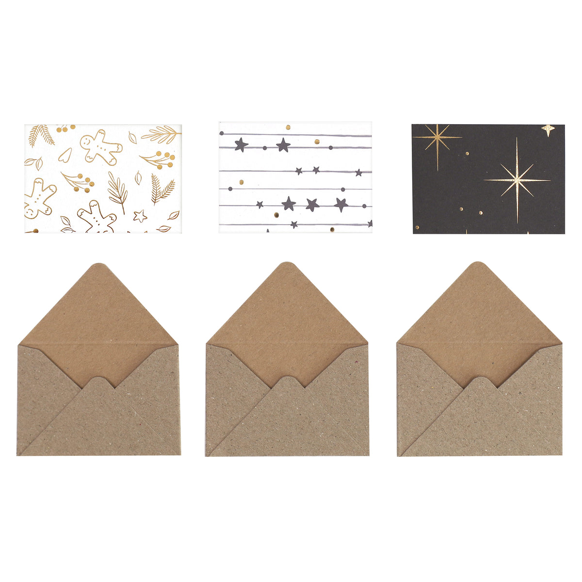 Drei kleine Briefumschläge der Marke „Artoz Papier AG“ (Geschenkkuvert klein Sterne) mit drei dazu passenden Karten darüber. Die Karten zeigen einzigartige Motive im Schweizer Design: goldene Weihnachtslebkuchen, schwarze Streifen mit Sternen sowie Schwarz mit goldenen Sternen. Die Briefumschläge bestehen aus schlichtem braunem Kraftpapier und eignen sich daher ideal für stilvolle Geldgeschenke.