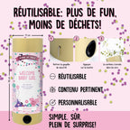 L'Artoz Papier AG Tischbombe ohne Feuer - Welcome Baby Girl est représenté en rose et or avec des confettis. Les instructions illustrées indiquent : retirez l'épingle à nourrice, appuyez sur le bouton et appréciez les confettis. Réutilisable et personnalisable pour une célébration en toute sécurité.